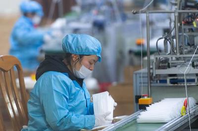 湖南瀏陽 開足馬力保供應(yīng)，口罩產(chǎn)銷兩旺顯擔當